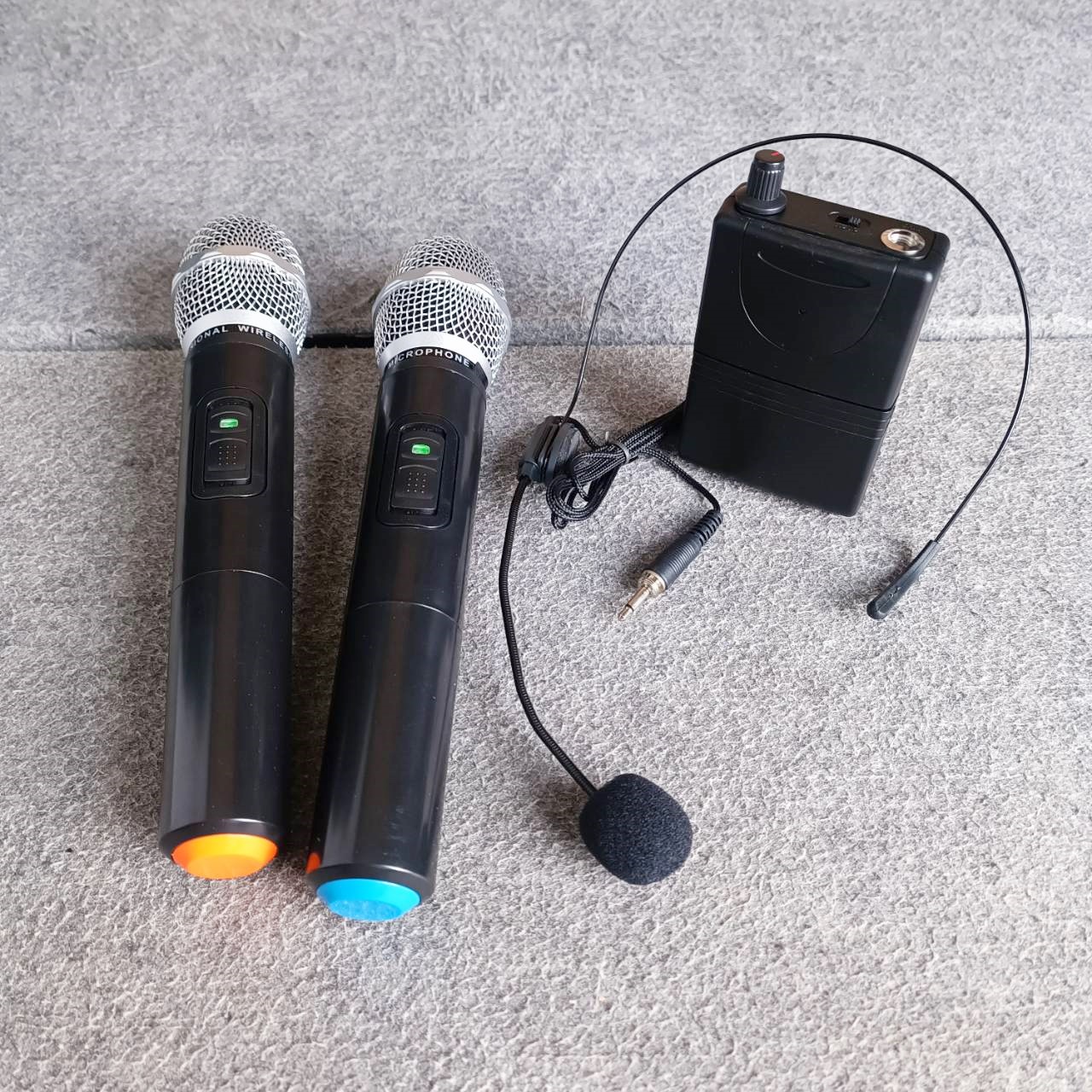 XXL XXL-712 ลำโพงล้อลาก ไมค์ลอย UHF ตู้ลำโพงเคลื่อนที่ 12 นิ้ว พร้อมไมค์ลอย UHF มีบลูทูธ แบตเตอรี่ชาร์จในตัว XXL12 XXL 12 เอไอ-ไพศาล