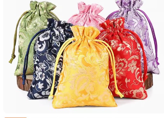 ถุงผ้าใส่ของขวัญ ของชำร่วย ของที่ระลึก งานแต่งงาน ขนาด 10*14 cm ผ้าลินินปักลาย ดอกไม้ มังกรทอง 264753