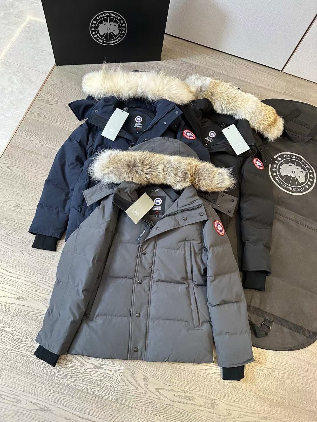 เสื้อแจ๊คเก็ต Canada goose Wyndham Parka ใส่ได้ชายหญิง ฮู้ดขนเฟอร์ถอดแยกได้ สินค้าใหม่ ของแท้