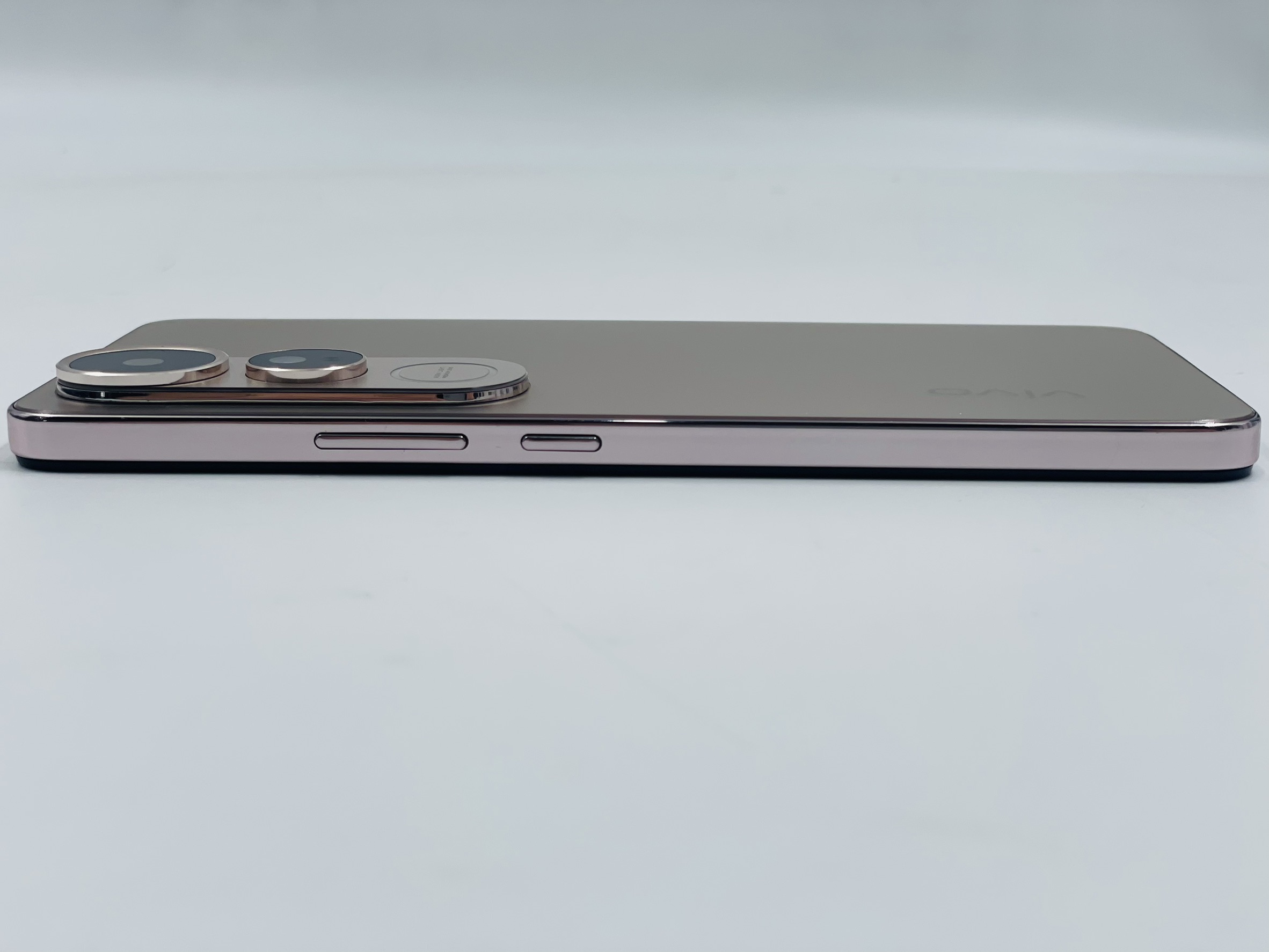 🧊 vivo V50 Lite (12+512GB) Titanium Gold (5G) 🧊 😻 vivo สภาพดี ความจุเยอะ พร้อมประกันศูนย์❗️ราคาคุ้มๆ 😻