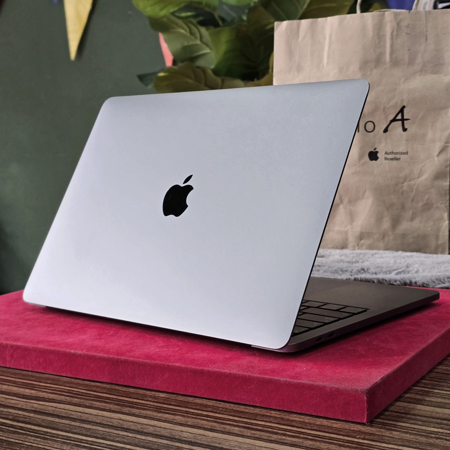 🐯🌕 รีบค่ะ ห้ามพลาด❕️🪄 MacBook Pro 13.3" (Intel core i5,2020) 16/512GB Touch Bar -Space Gray- ✨️ #ศูนย์ไทย #ความจุเยอะ 🌑🚀 🌿 Core i5 / 16GB / 512GB SSD / Thunderbolt / 13.3" / IPS 