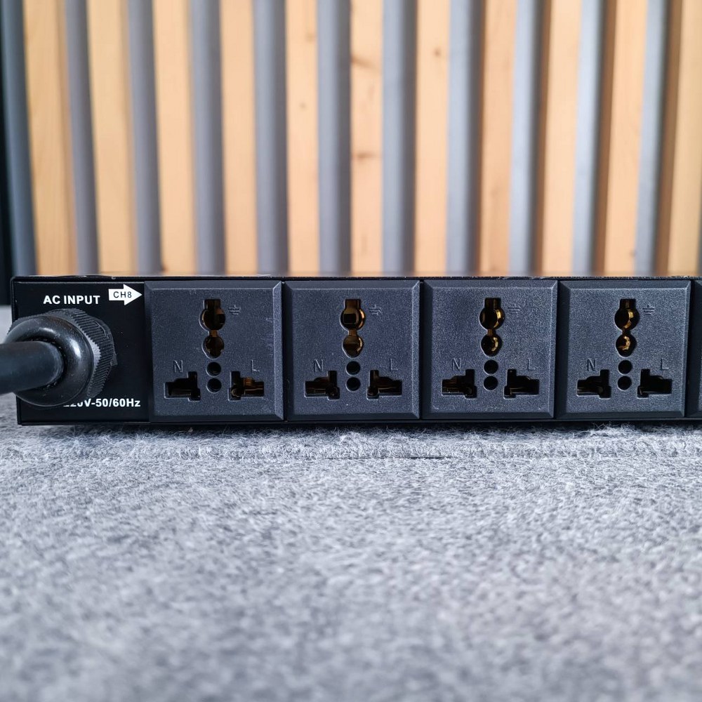 MICROTECH SQ-802 ปลั๊กซีเควนซ์ จออาจมีการเปลี่ยนสีขึ้นกับล็อตผลิต สายไฟขนาดใหญ่ 3x4 SQ.MM เบรคเกอร์ติดแร็ค จ่ายไฟเข้าระบบเป็นลำดับหน่วงเวลา SQ802 SQ 802 เอไอ-ไพศาล