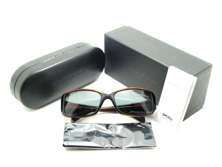 หมดแล้วค่ะ+++แว่นกันแดด DonnaKaran !!!สวยและเก๋มากมากค่ะ ของแท้100%และถูกสุดๆ ส่งตรงจากUS.ค่ะ