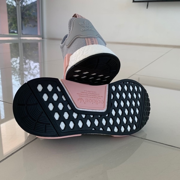 ADIDAS NMD R1 Grey/Pink สีโซน UK ปลั๊กชมพู (ของใหม่ Shoes Case)