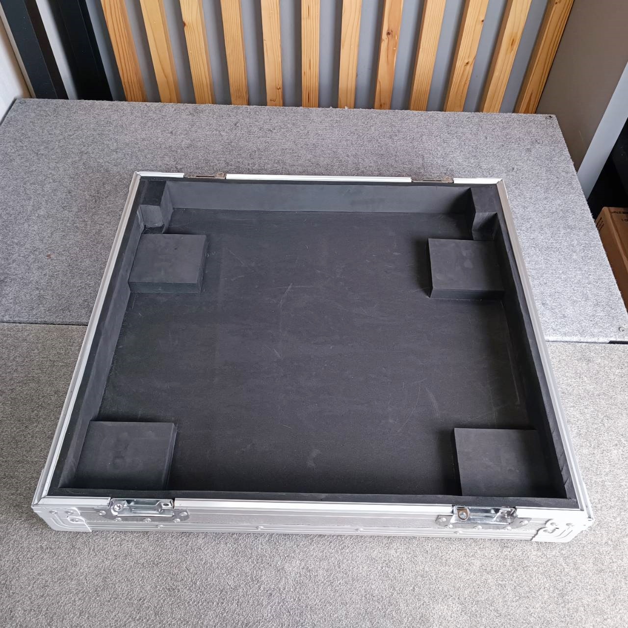 RACK MIX ขนาด 59x48x16CM สีอลูมิเนียม แร็คใส่เครื่องเสียง กล่องเก็บมิซ์ COMPACT เอไอ-ไพศาล