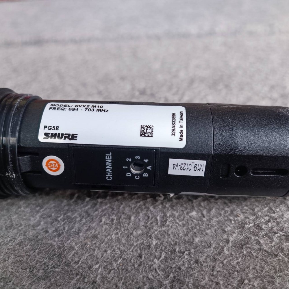 SHURE SVX24TH/PG58-M19 ไมค์ลอยถือ ชุดไมค์ลอยเดี่ยวแบบมือถือ ย่าน UHF SVX 24 TH / PG 58 M 19 SVX24TH/PG58 M19 เอไอ-ไพศาล +++