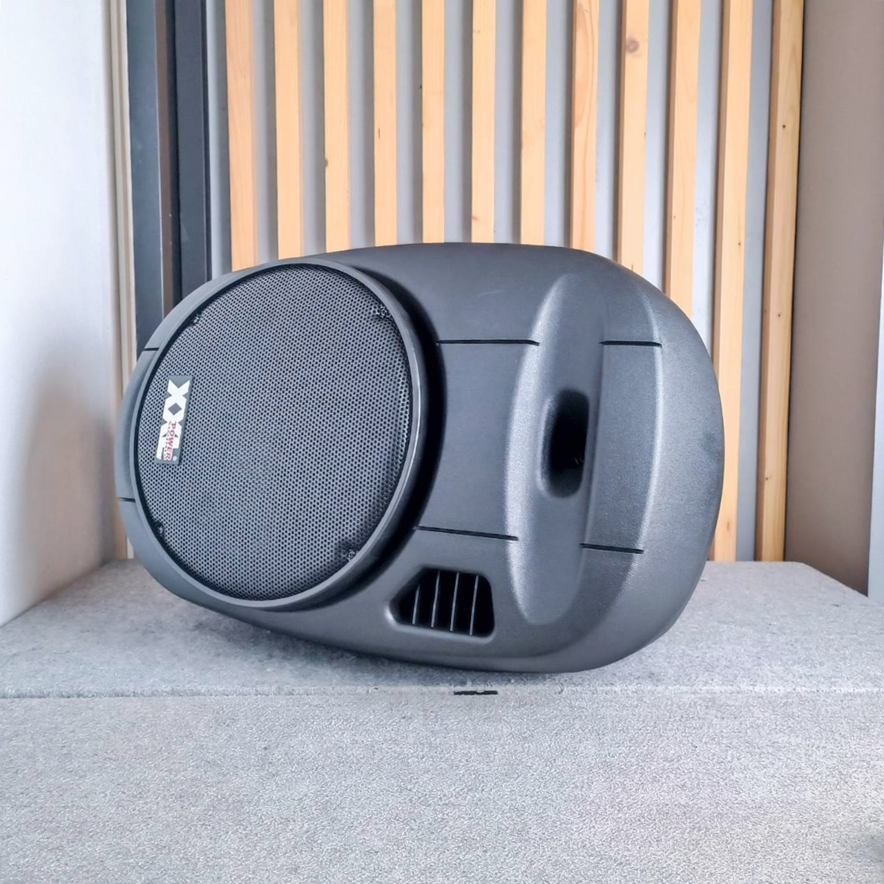 XXL XXL-715 ลำโพงล้อลาก ไมค์ลอย UHF ตู้ลำโพงเคลื่อนที่ 15 นิ้ว พร้อมไมค์ลอย UHF มีบลูทูธ และแบตเตอรี่ชาร์จในตัว ลําโพงเคลื่อนที่พร้อมไมค์ XXL15 XXL 15 เอไอ-ไพศาล