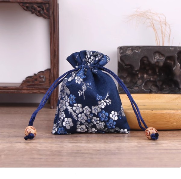 ถุงผ้า ใส่ของขวัญ ของชำร่วยงานแต่งงาน ปักลาย ดอกไม้ สวย ๆ ถุงใส่ของชำร่วย ลายดอกไม้ 208019