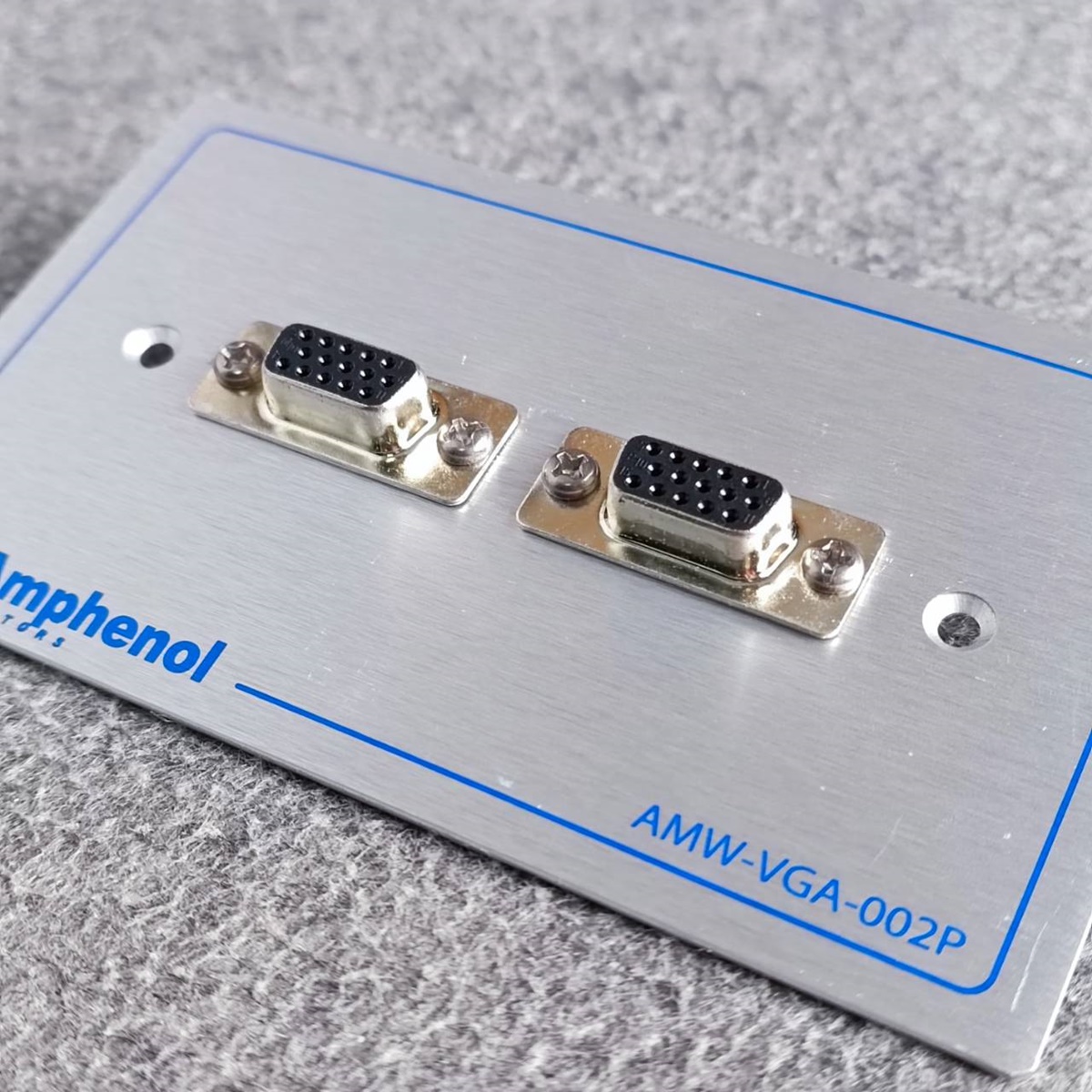 (1ชุด) AMPHENOL AMW-VGA-02P ชุดขั้วต่อ VGA ตัวเมีย 2 จุด Video Outlet Panel Aluminium With VGA 2 Port แผ่นสแตนเลส เอไอ-ไพศาล