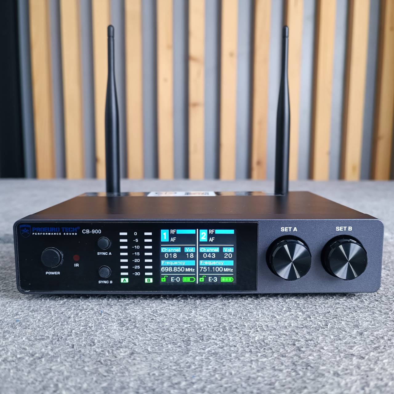 PROEUROTECH CB-900 ไมค์ลอย มือถือคู่ ปรับความถี่ได้ โปรยูโร เทค CB 900 PROEURO TECH CB900 เอไอ-ไพศาล