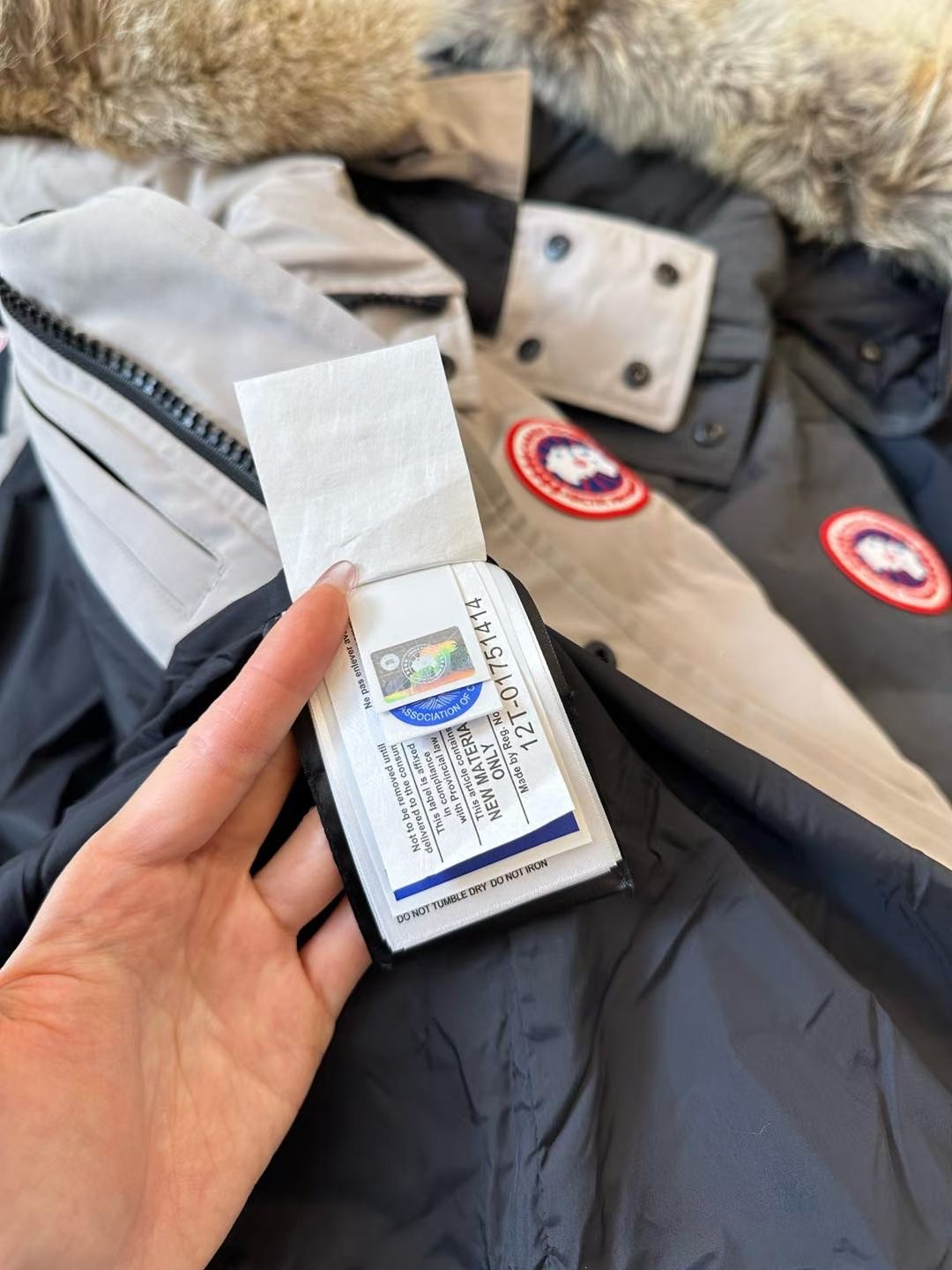 เสื้อแจ๊คเก็ต Canada goose Wyndham Parka ใส่ได้ชายหญิง ฮู้ดขนเฟอร์ถอดแยกได้ สินค้าใหม่ ของแท้