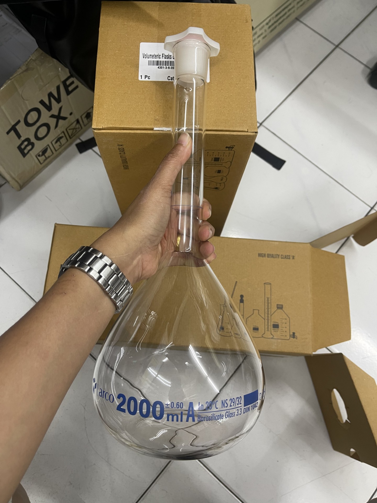 ขวดปรับปริมาตร (Flask, Volumetric Class A, Arco ) with Cer. ขนาด 5,10,25,50,100,200,250,500,1000,2000 มล