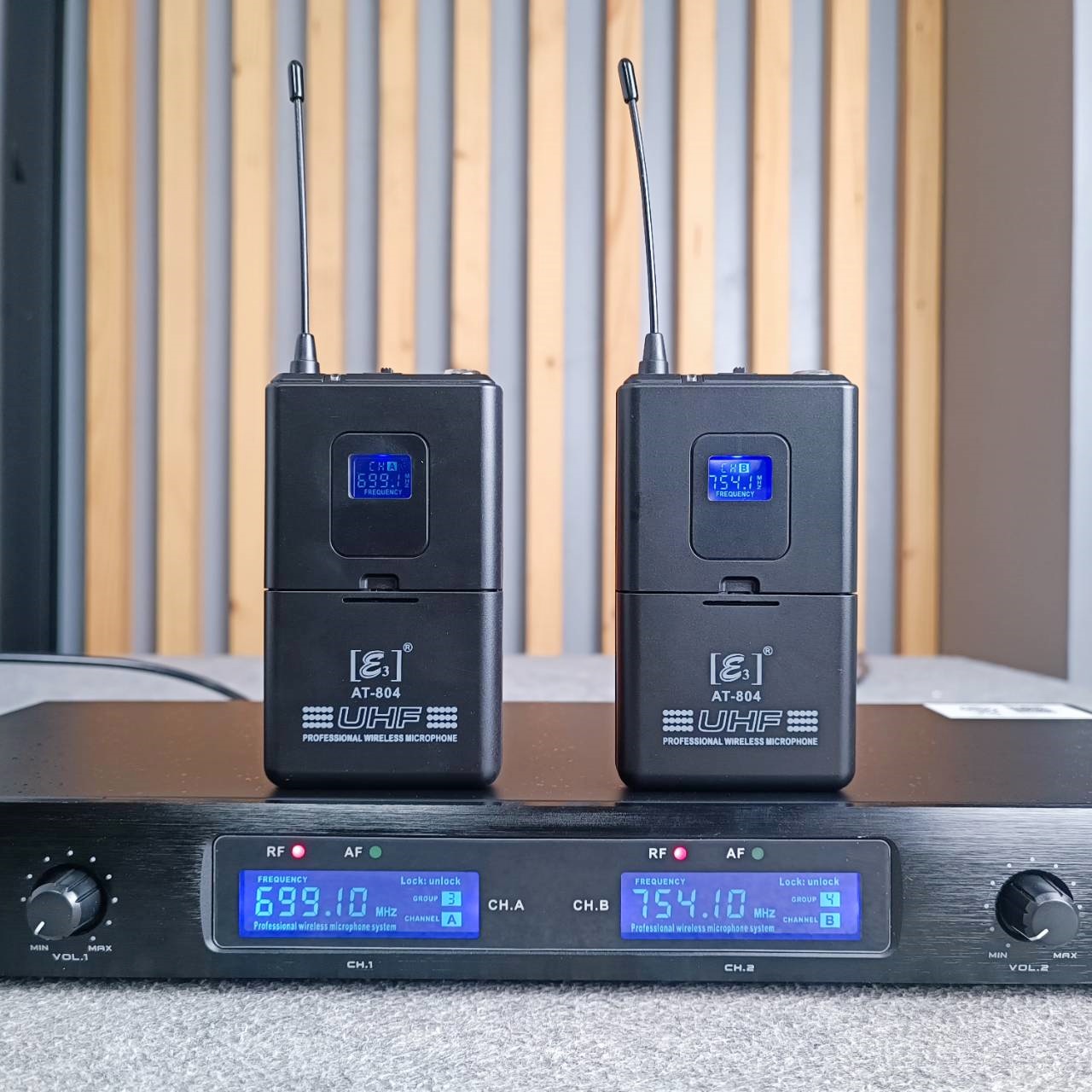 ความถี่ใหม่ กสทช E3 AT-804 ไมค์ลอยหนีบ+คาดคู่ UHF ไมค์ลอย ไมค์ลอยแบบหนีบ AT804 AT 804 ไมค์ลอยคาดคู่ เอไอ-ไพศาล