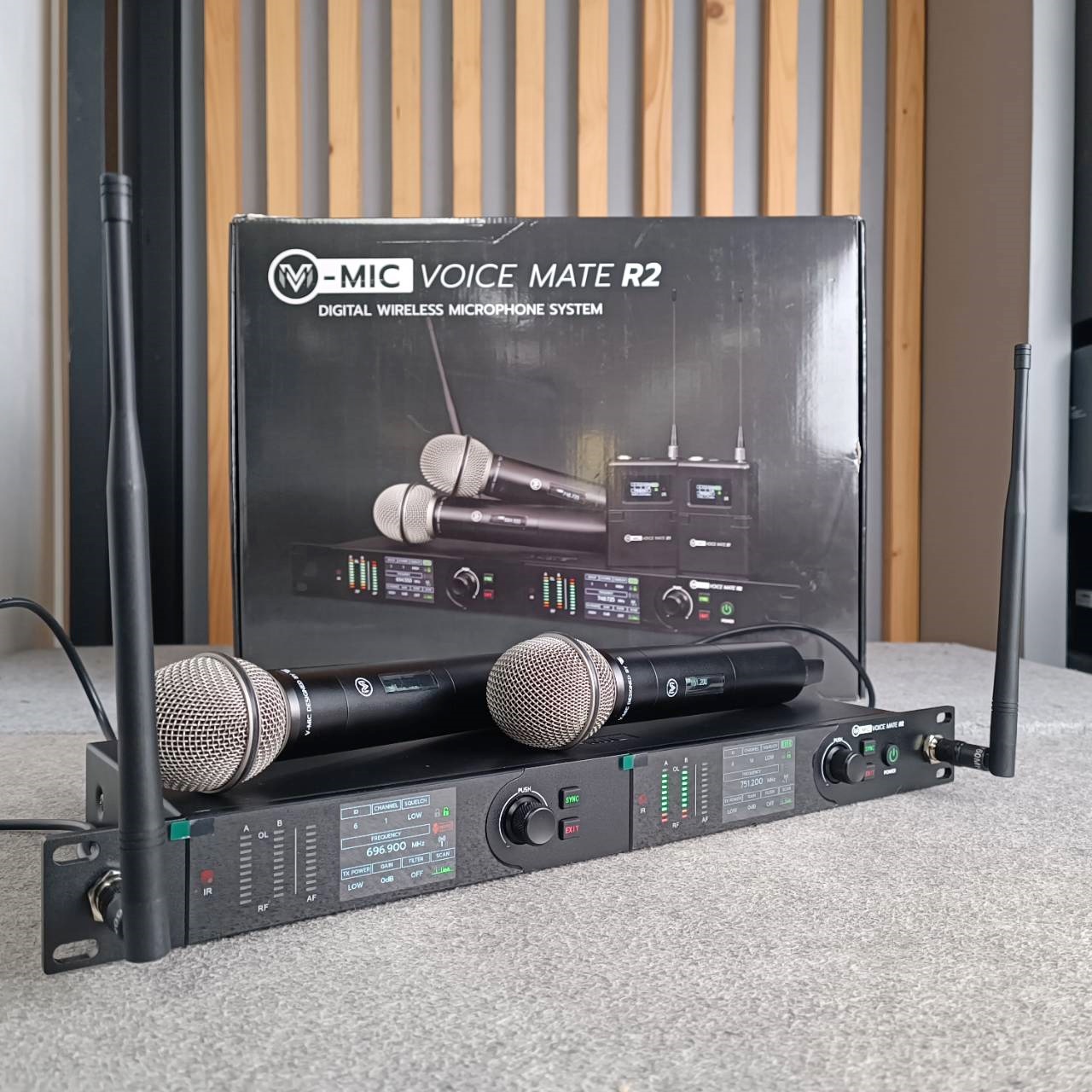 VL AUDIO V-MIC VOICE MATE R2 ไมค์ลอยคู่ ไมโครโฟน ไมค์ไร้สาย ไมค์ลอย Microphone มือถือคู่ เอไอ-ไพศาล