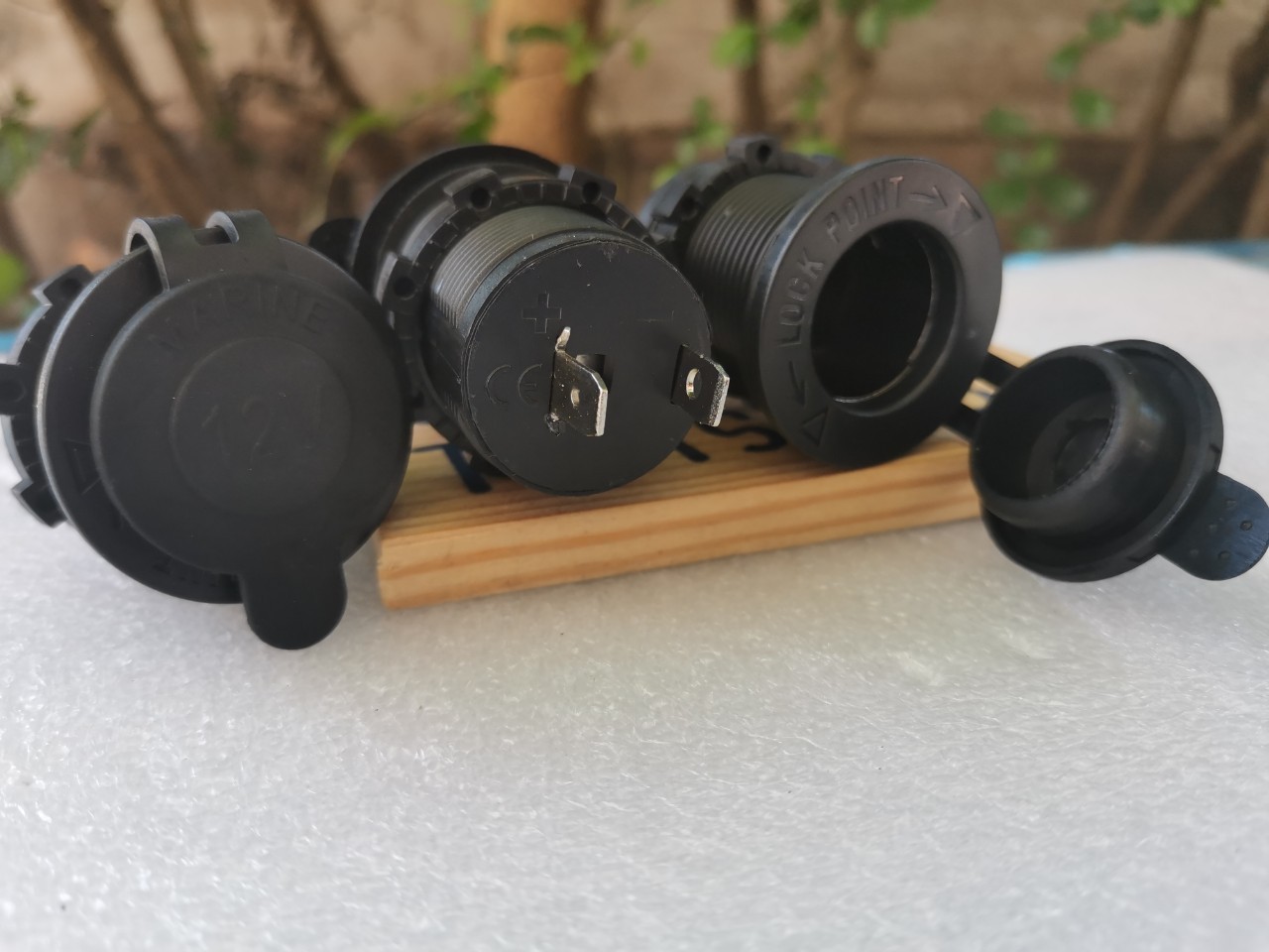 ช่่องเสียบจุดบุหรี่ ปลั๊กบุหรี่ 12V พร้อมจุกยางกันน้ำ รองรับกระแส 15A งาน Power Box