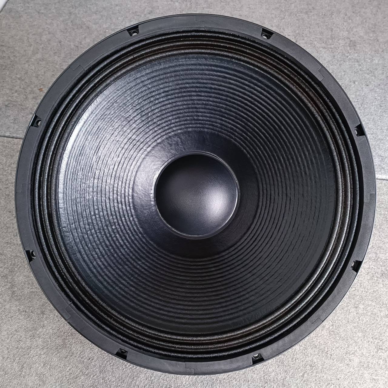 DECCON TITAN-18 ลำโพง 18นิ้ว โครงหล่อ ดอกลำโพง 18 นิ้ว ดอกลำโพงโครงหล่อ ดอกลำโพงกลางแจ้ง TITAN 18 TITAN18 เอไอ-ไพศาล