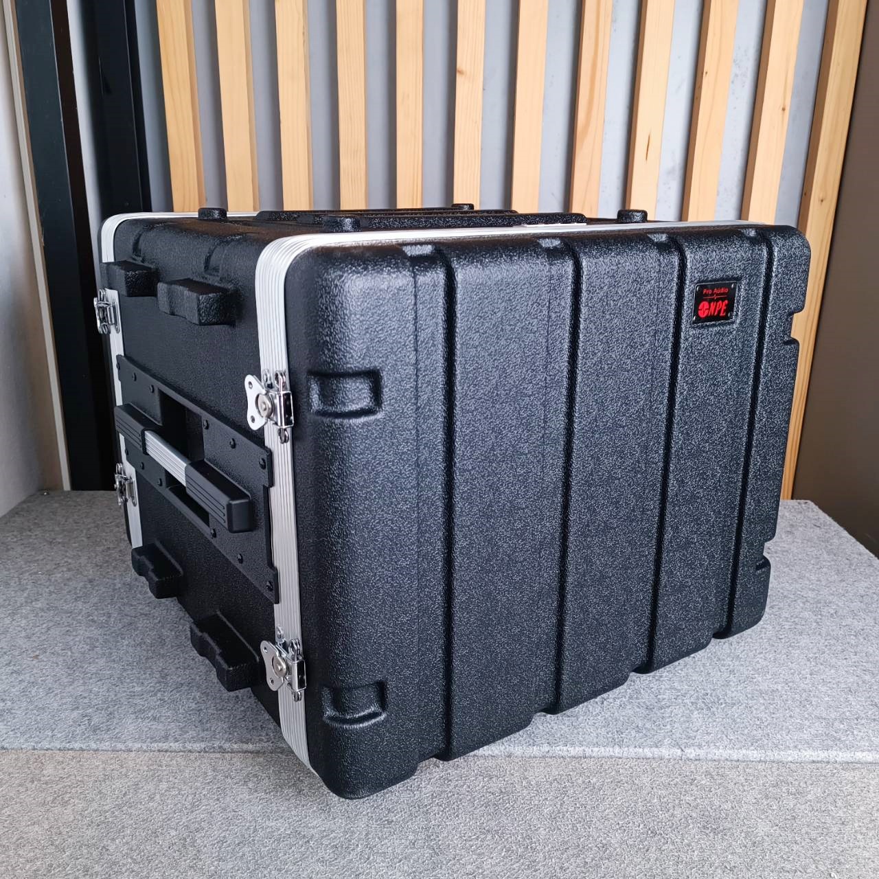 สินค้าเสียหายจากการขนส่ง NPE RACK RC-ABS8U ลึก17นิ้ว (ฝามีรอยแตก) แร็คพลาสติก กล่องใส่เครื่องเสียง RC ABS8U แร็ค กล่องแร็ค abs rack RCABS8U เอไอ-ไพศาล