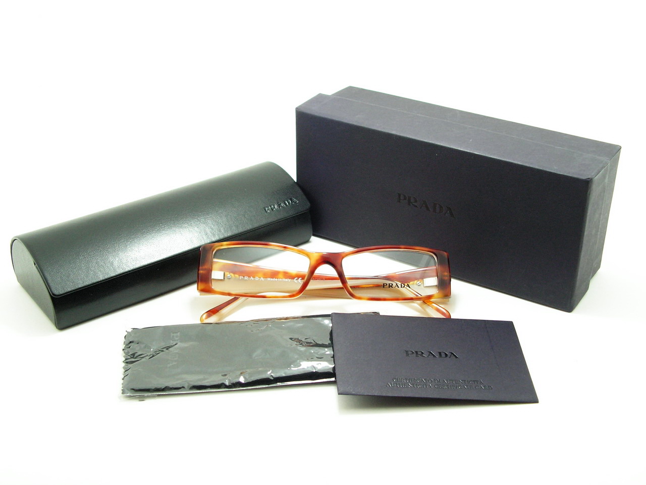 หมดแล้วค่ะ+++กรอบแว่นสายตา Prada !!!สวยไฮโซสุดๆค่ะ ของแท้100%และถูกสุดๆ ส่งตรงจากUS.ค่ะ