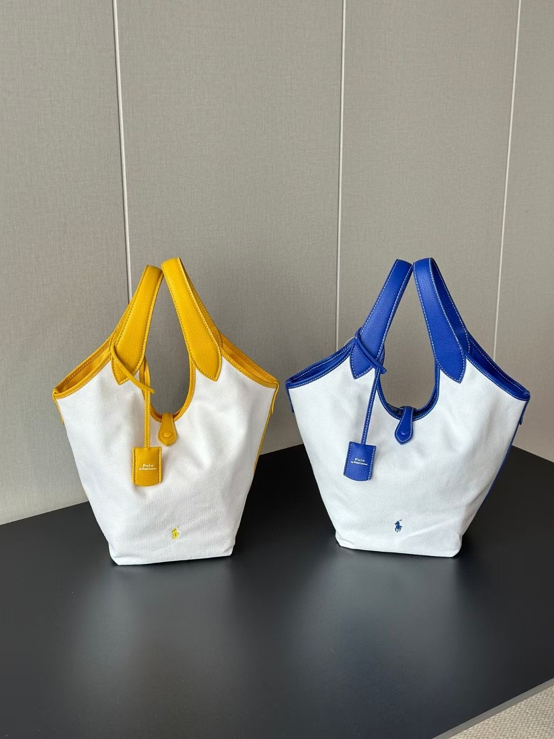 **do** กระเป๋า Polo Play Canvas Tote มี 2 สีให้เลือก สินค้าใหม่ ของแท้