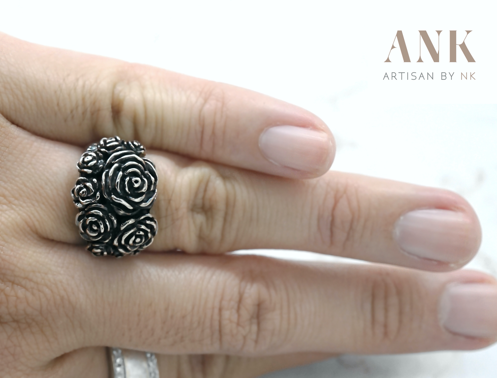 แหวนเงินแท้ลายดอกกุหลาบ (Silver Roses Ring)
