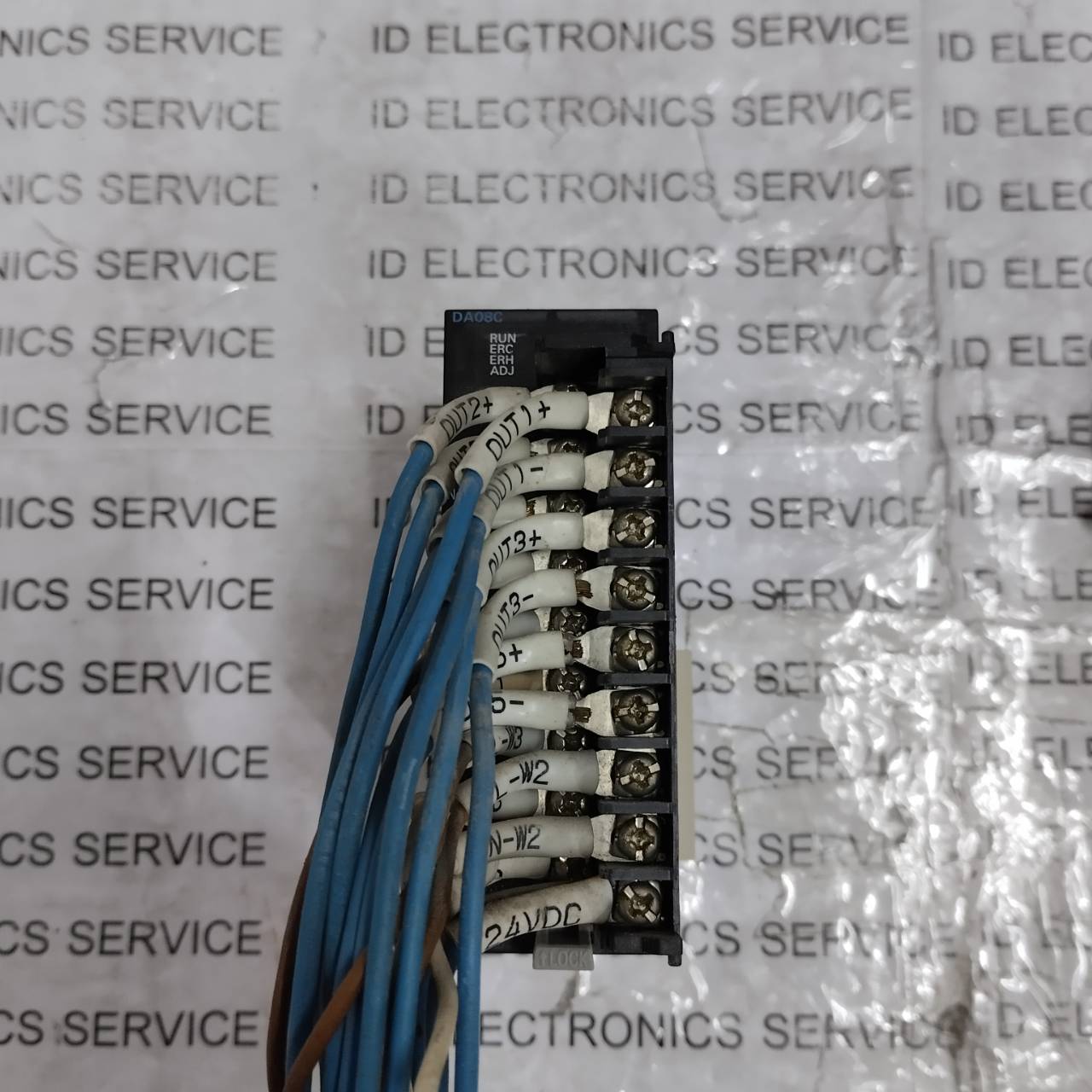 CJ1W-DA08C PLC "OMRON"