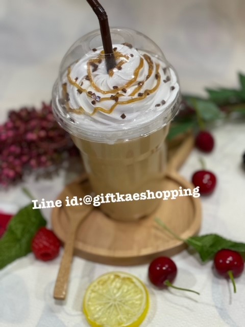 โมเดลกาแฟเย็นปั่นวิปครีม