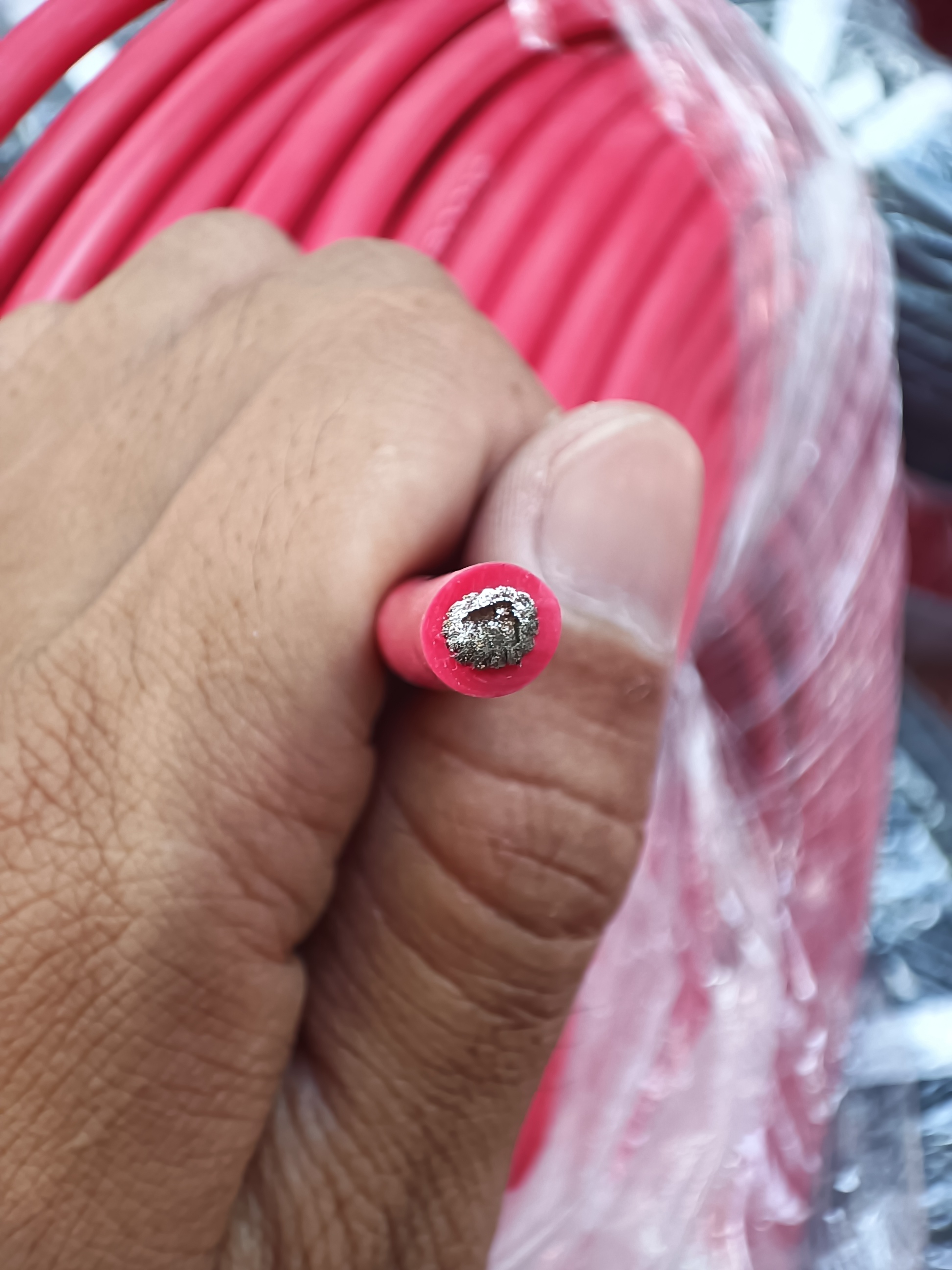 สายไฟซิลิโคน 20AWG , 18AWG , 16AWG , 14AWG , 12AWG , 10AWG , 8AWG สายทองแดง ทนความร้อนสูง 200องศา สายนิ่ม อ่อนตัว โค้งงอดี ราคาขายต่อ 1 เมตร