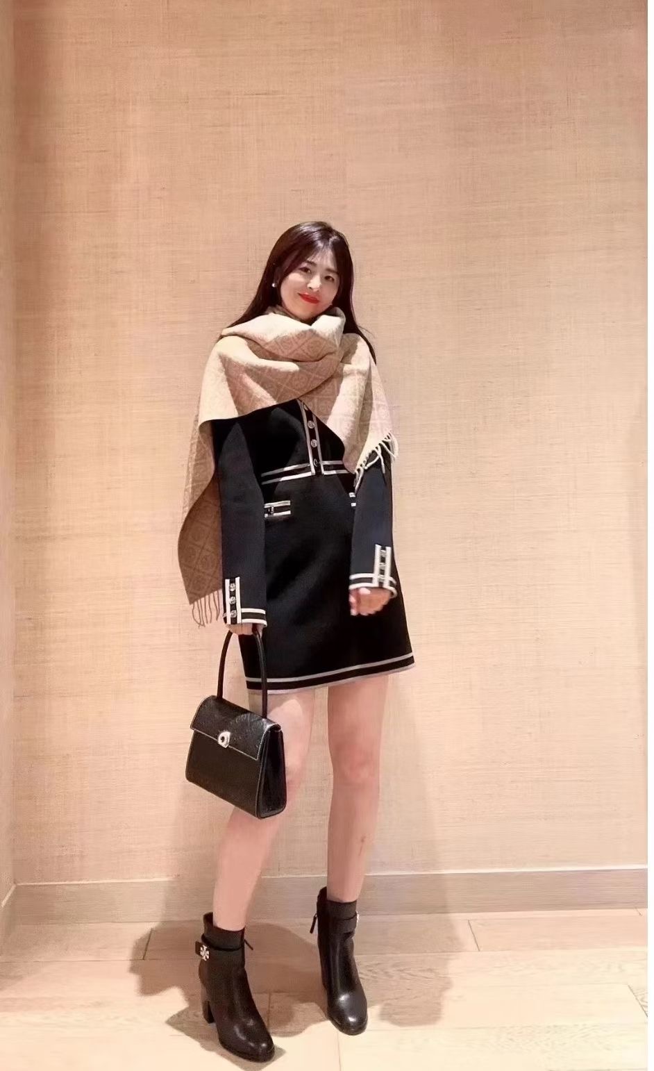 **do** รองเท้าหนังบู้ทสั้น Tory Burch T Lock High Heel Ankle Boots มี 2 สี สินค้าใหม่ ของแท้