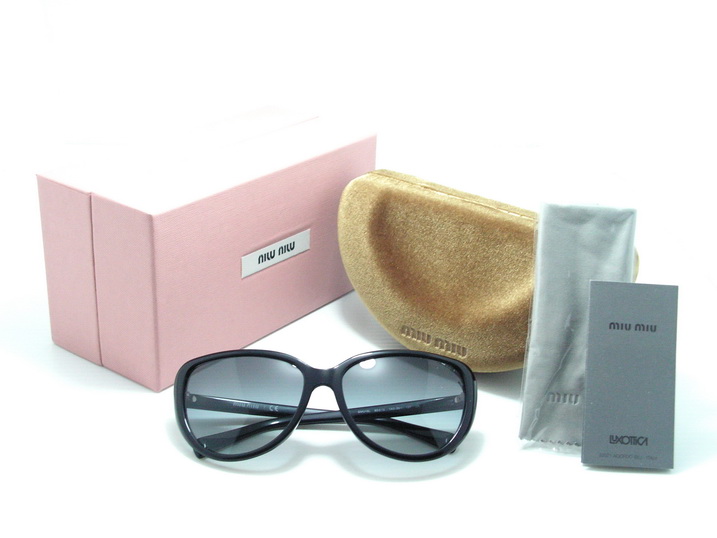 หมดแล้วค่ะ+++แว่นกันแดด MIU MIU !!!สวยและเก๋มากมากค่ะ ของแท้100%และถูกสุดๆ ส่งตรงจากUS.ค่ะ