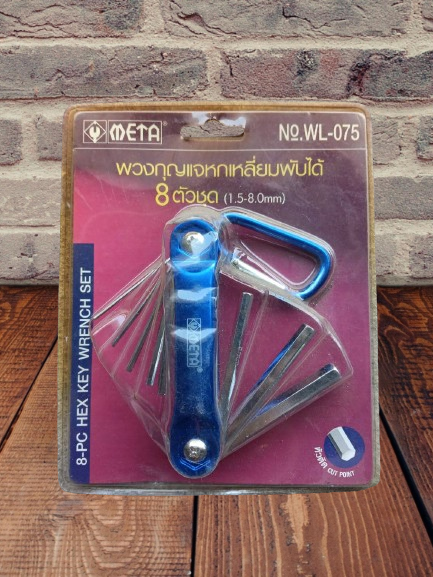 **ขอคนใช้เอง**// ไขควงชุด พวงกุญแจพับได้ 8 ตัว/ชุด META