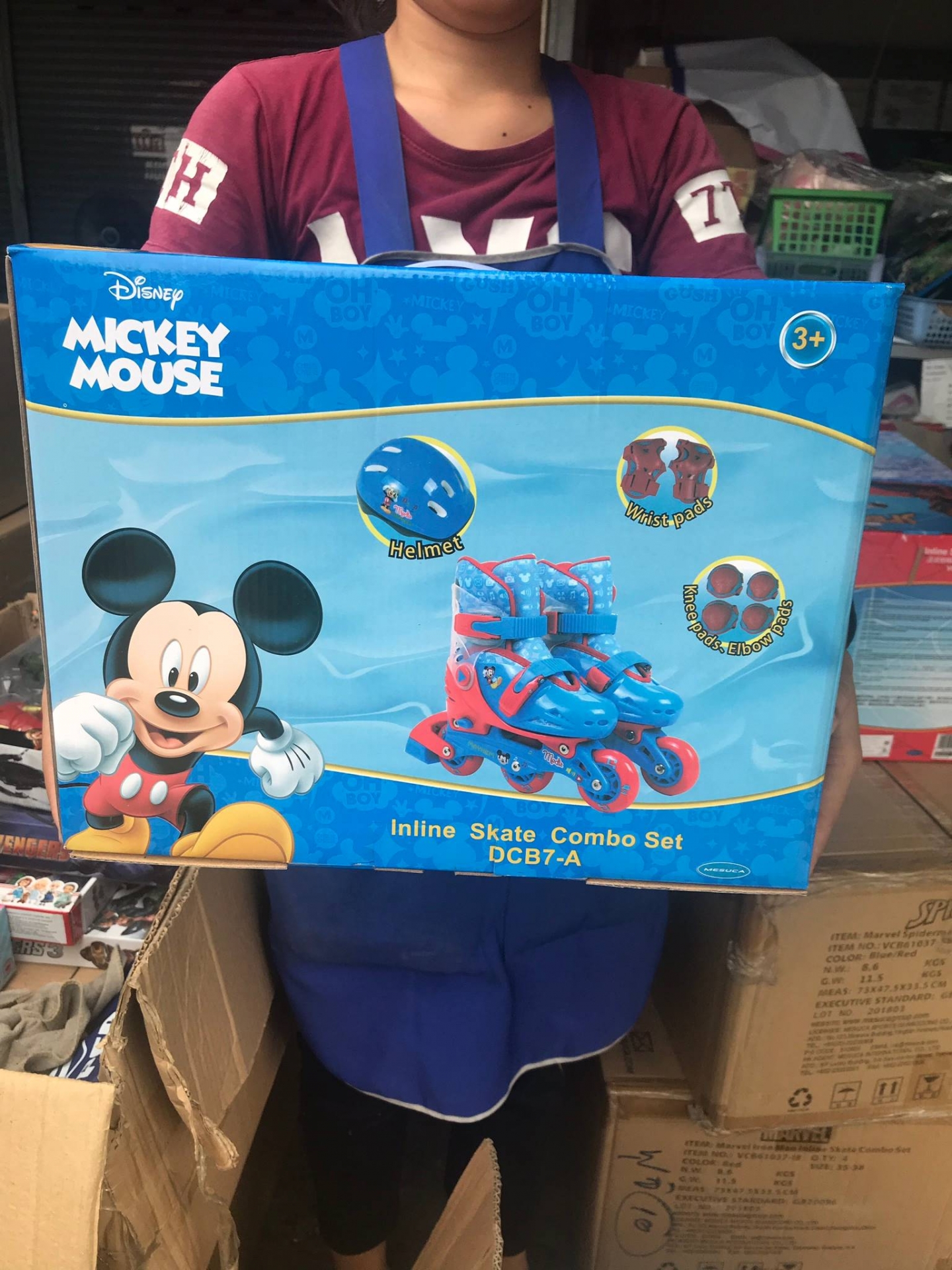 DCB-7A ของเล่นรองเท้าสเก็ตโรลเลอร์เบลดมิกกี้เม้าส์ พร้อมหมวก สนับเข่า สนับมือ ลิขสิทธิ์ถูกต้อง