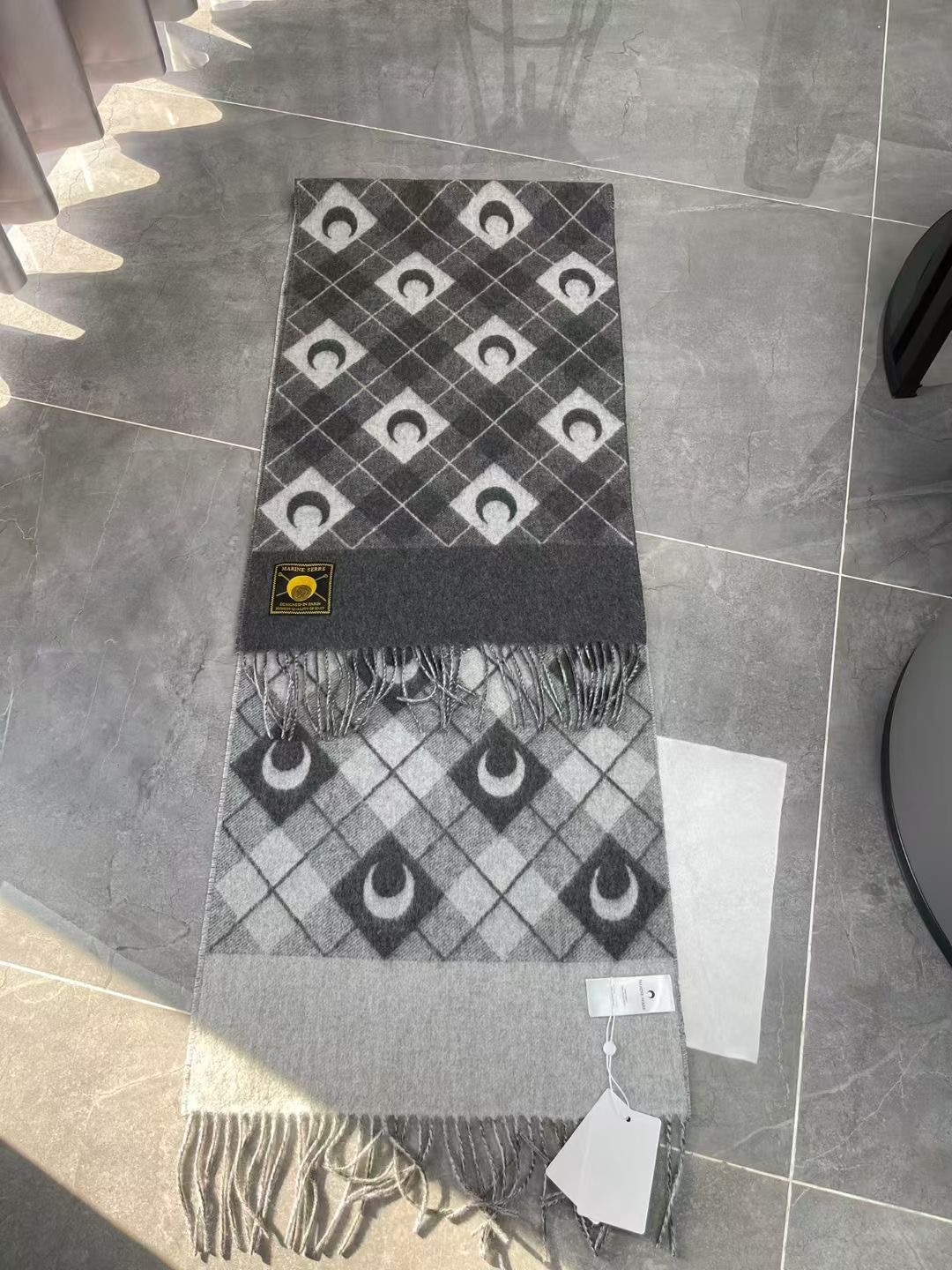 **DO** ผ้าพันคอ Marine Serre Moonogram argyle-pattern scarf ลายสองด้าน สินค้าใหม่ ของแท้