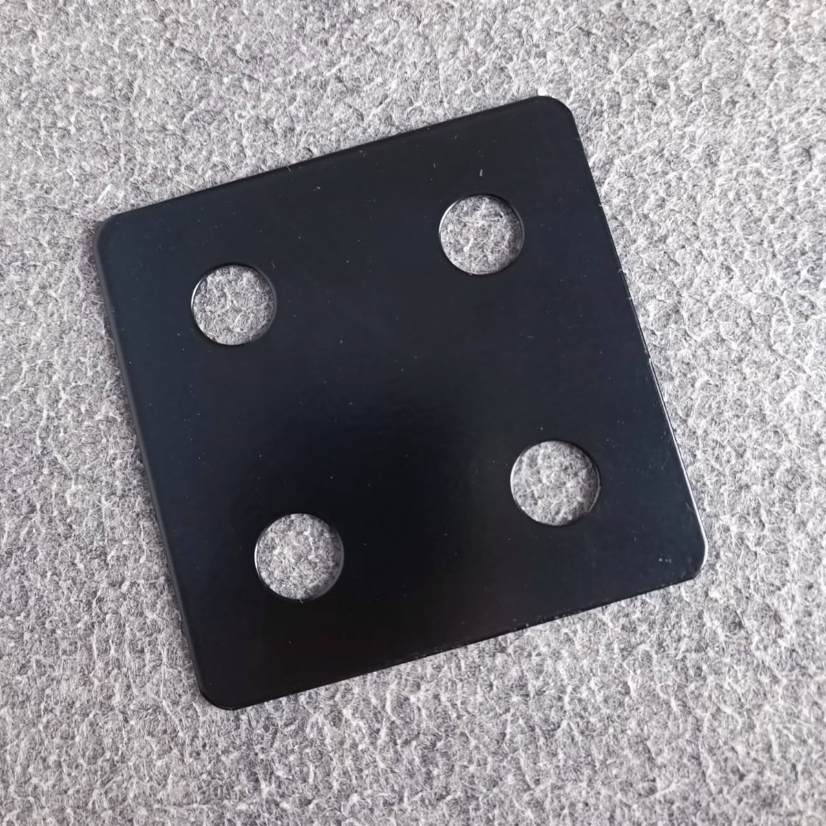 แผ่นเหล็ก4ช่อง ยึดโต๊ะ แผ่นเหล็ก แผ่นเพลท ยึดโต๊ะวางมิกซ์ 4รู เอไอ-ไพศาล