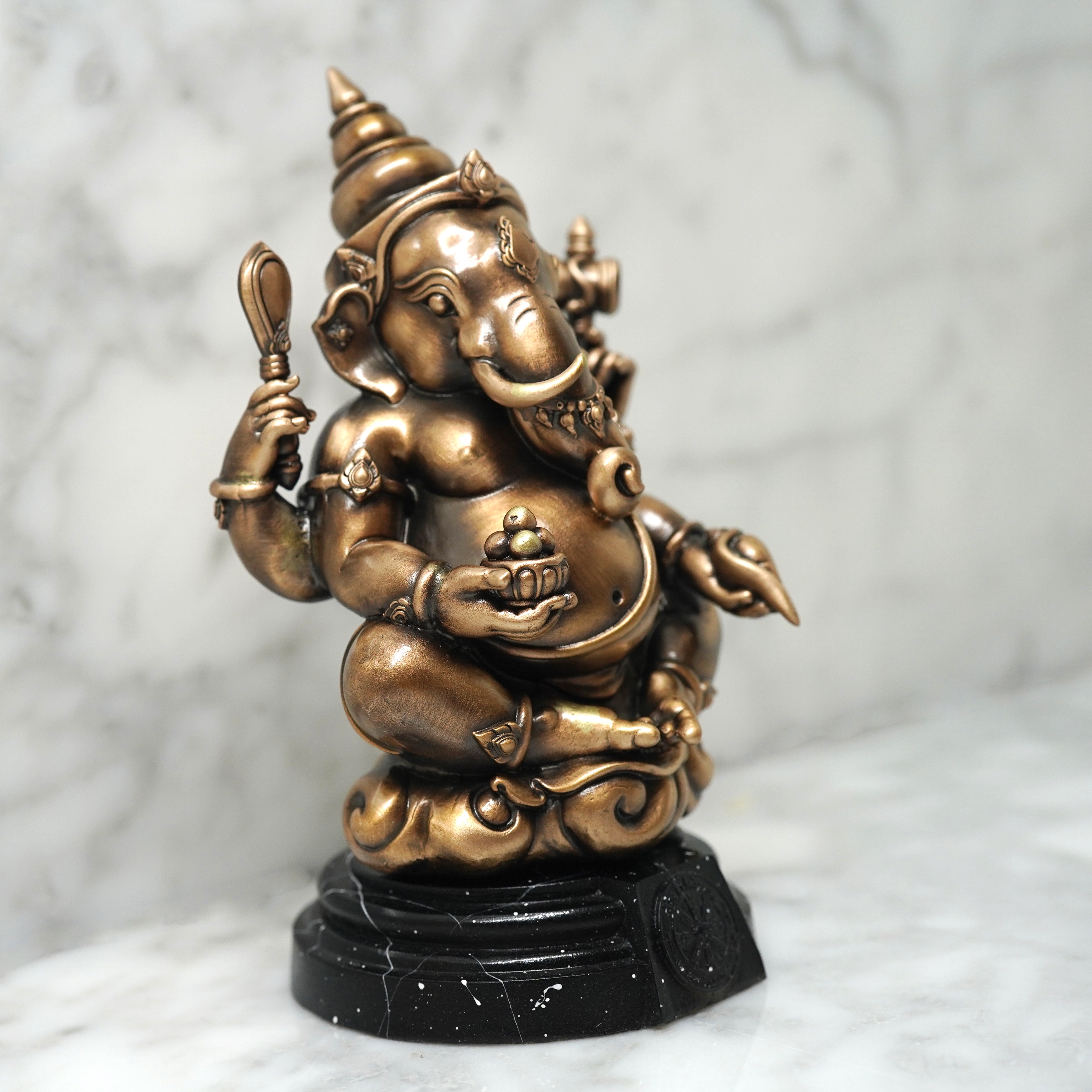 พระพิฆเนศ องค์มหาเทพแห่งความสำเร็จ เหมาะสำหรับตั้งบูชาบนหิ้ง หรือโต๊ะทำงาน