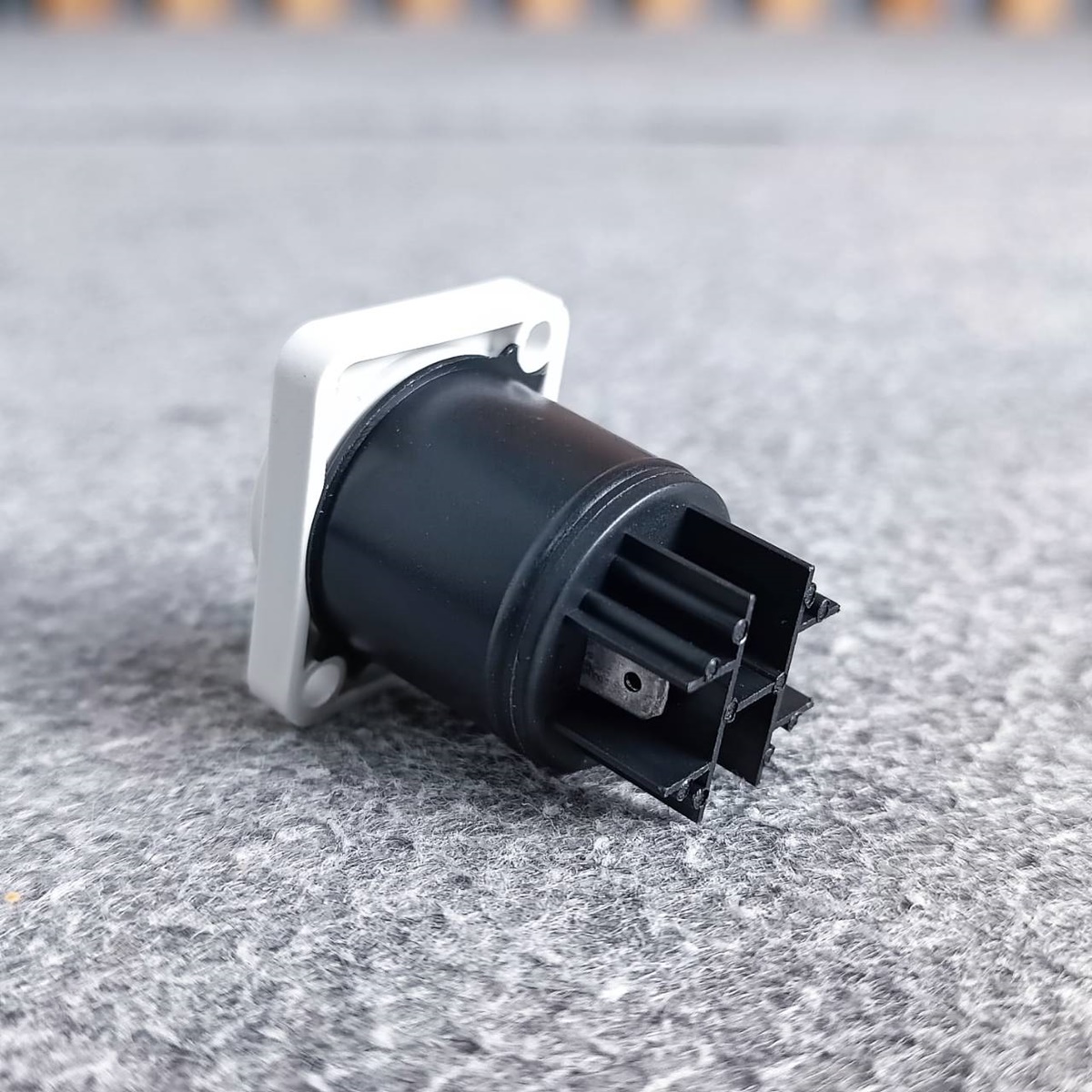 LIDGE LS-3MPB-1 J.ACตัวเมีย ปลั๊กไฟตัวเมีย ปลั๊กตัวเมีย ติดแท่น LS3MPB1 power connector, 20A A-type LS3MPB เอไอ-ไพศาล