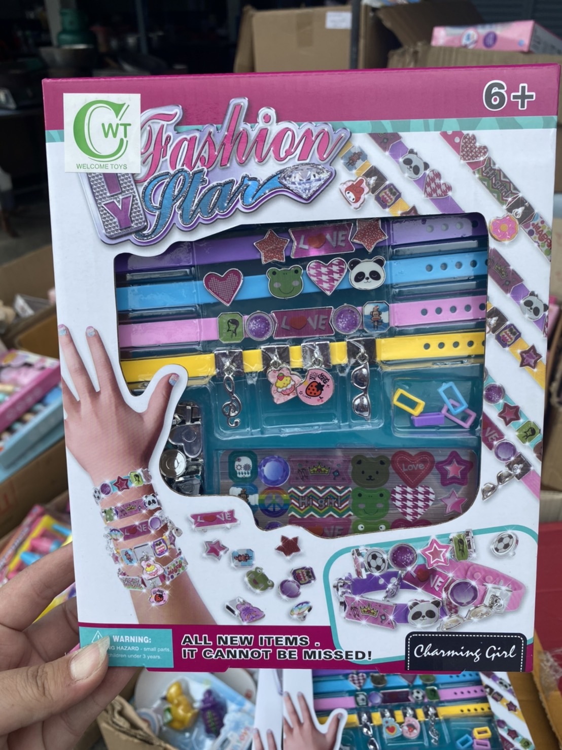 686-46 จี้ร้อยสร้อยข้อมือ กล่องละ (ของหมด)