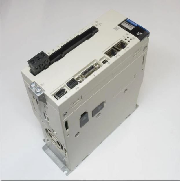 SGD7S-5R5AA0A SERVO DRIVE "YASKAWA"