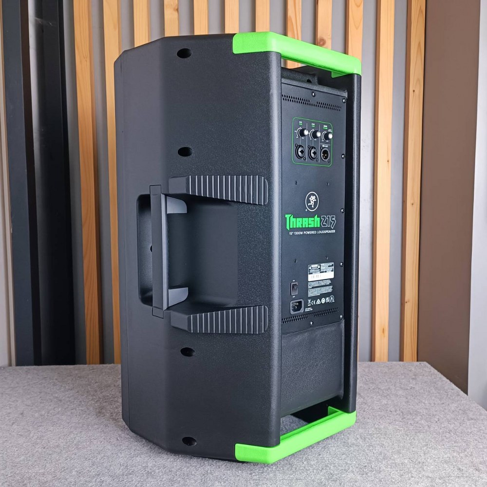 MACKIE THRASH-215 active speaker THRASH 215 THRASH215 ลำโพง 2 ทาง 15 นิ้ว แอมป์ในตัว 1300 วัตต์ เอไอ-ไพศาล