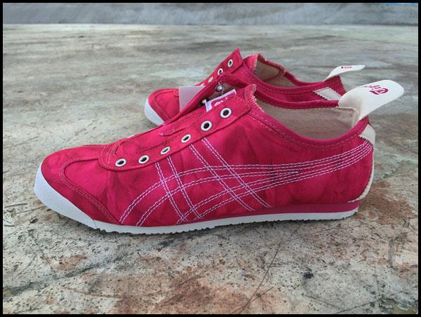 Mexico 66 Slip-on HOT-Pink / White (ชมพูสด) Show Case