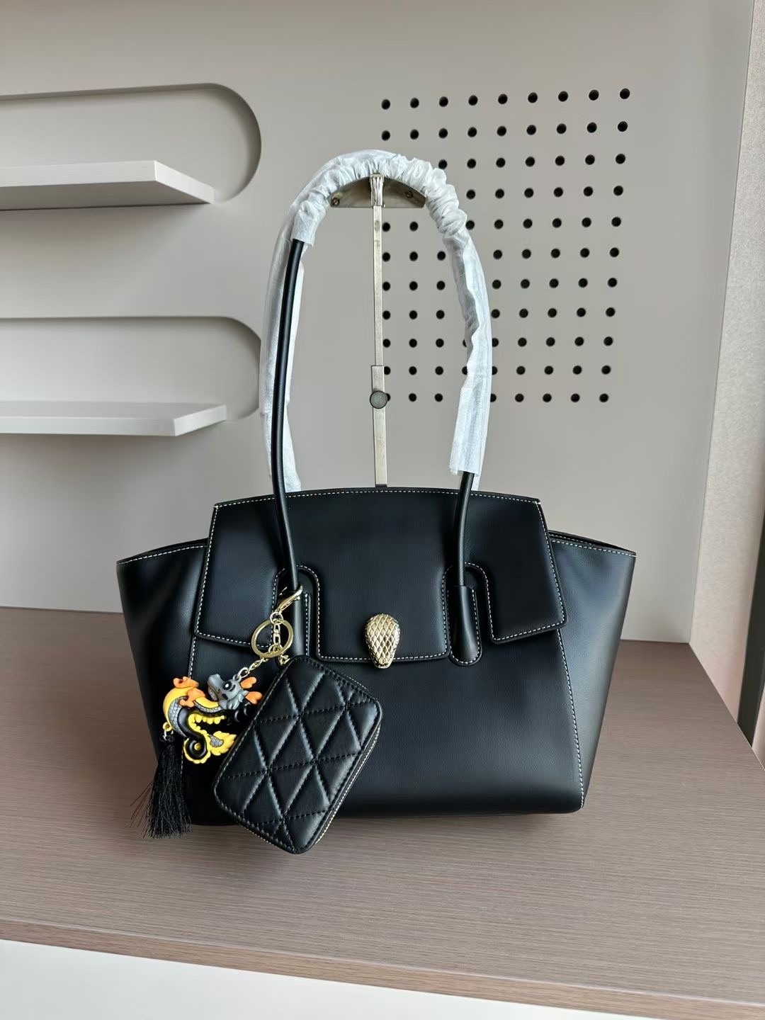 **do** กระเป๋าหนังแท้ bvlgari alexander wang bag special chinese new year สินค้าใหม่ ของแท้