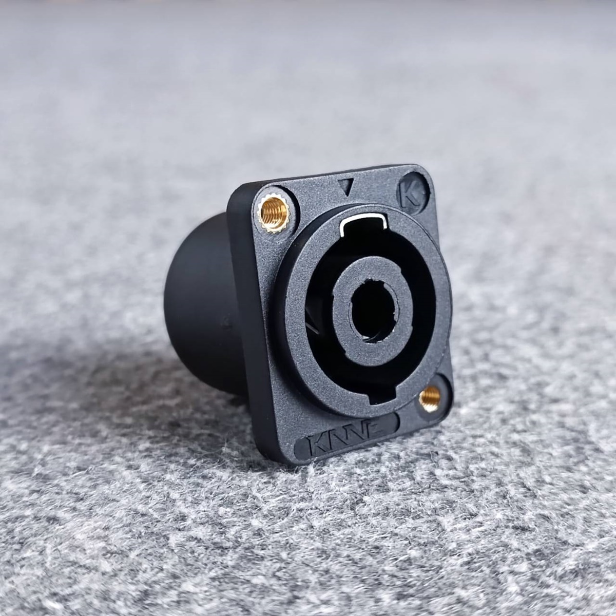 1อัน KANE COPPER1 speakon ตัวเมีย เหลี่ยมเล็ก มีน๊อตแถม สเปคคอนตัวเมีย แจ็ค สเปคคอน สเปคคอน ตัวเมีย เหลี่ยมเล็ก เอไอ-ไพศาล