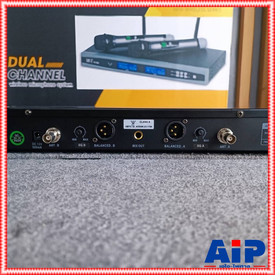 E3 TR-880 ไมค์ลอยUHF ปรับความถี่ ไมค์ลอยถือไร้สาย ไมโครโฟนไร้สาย ย่าน UHF มีกล่องเก็บไมค์แถมมาในชุด ไมค์ลอยถือคู่ E3 รุ่น TR 880 TR880 เอไอ-ไพศาล