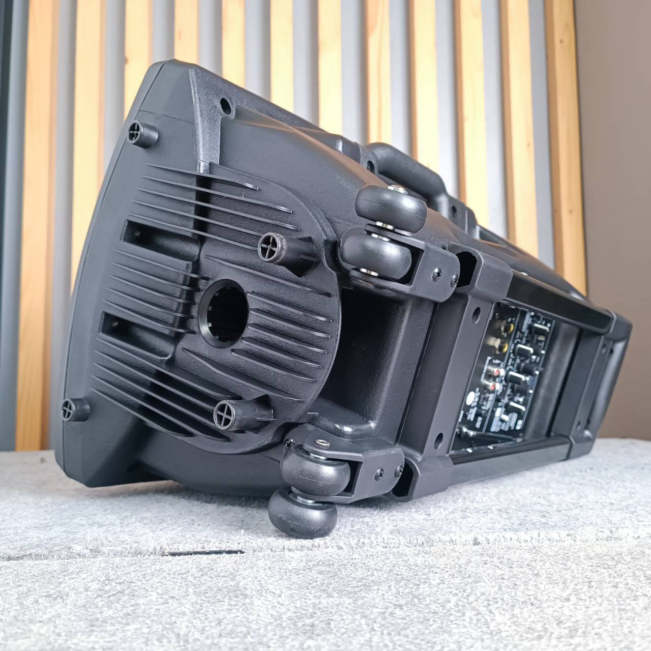 BIK USK-12V ตู้ ลำโพง ล้อลาก 12นิ้ว พร้อม ไมค์ลอย 2ตัว ตู้ลำโพง USK 12V USK12V USK 12 V เอไอ-ไพศาล