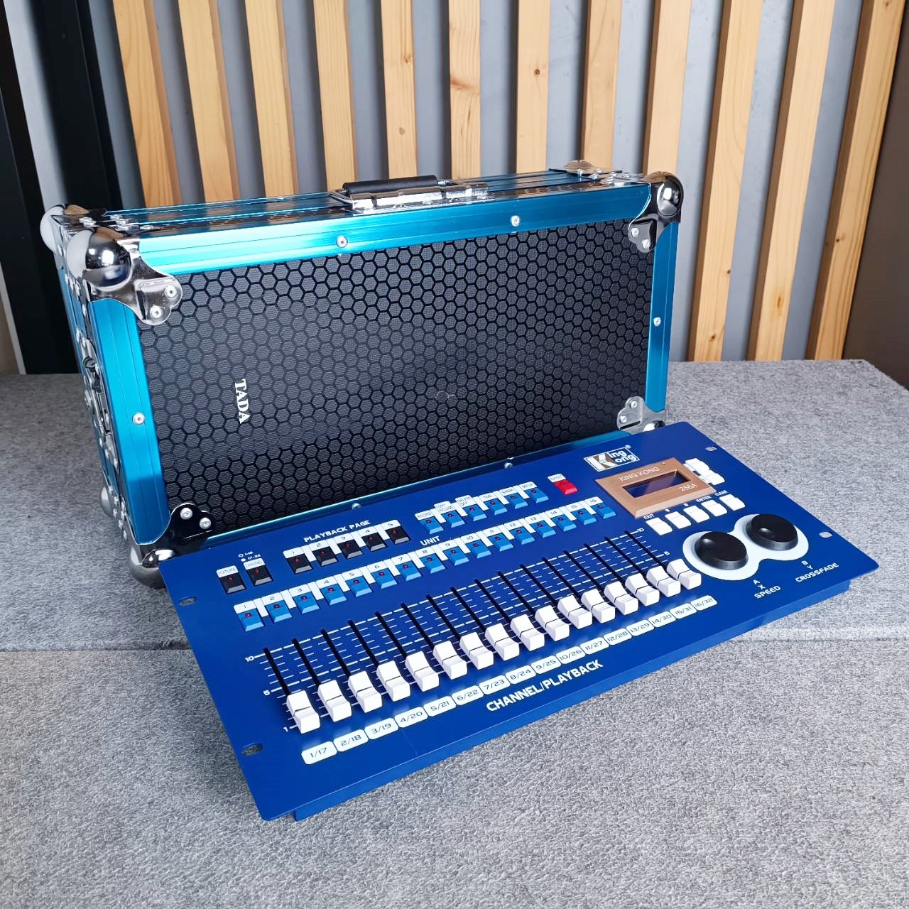 King Kong 256A บอร์ด DMX พร้อมแร็ค นำเข้าโดยบริษํท TADA บอร์ดควบคุมไฟเวที DMX Lighting Controller KK 256A KK256A เอไอ-ไพศาล