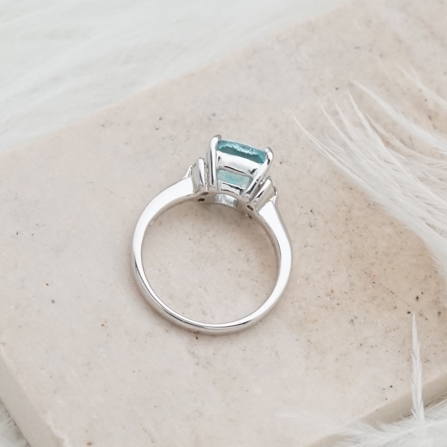 Artisan by NK - แหวนเงิน แท้ ฝังด้วยพลอย บลูโทแพซ แท้ (Silver Ring with Natural Blue Topaz)