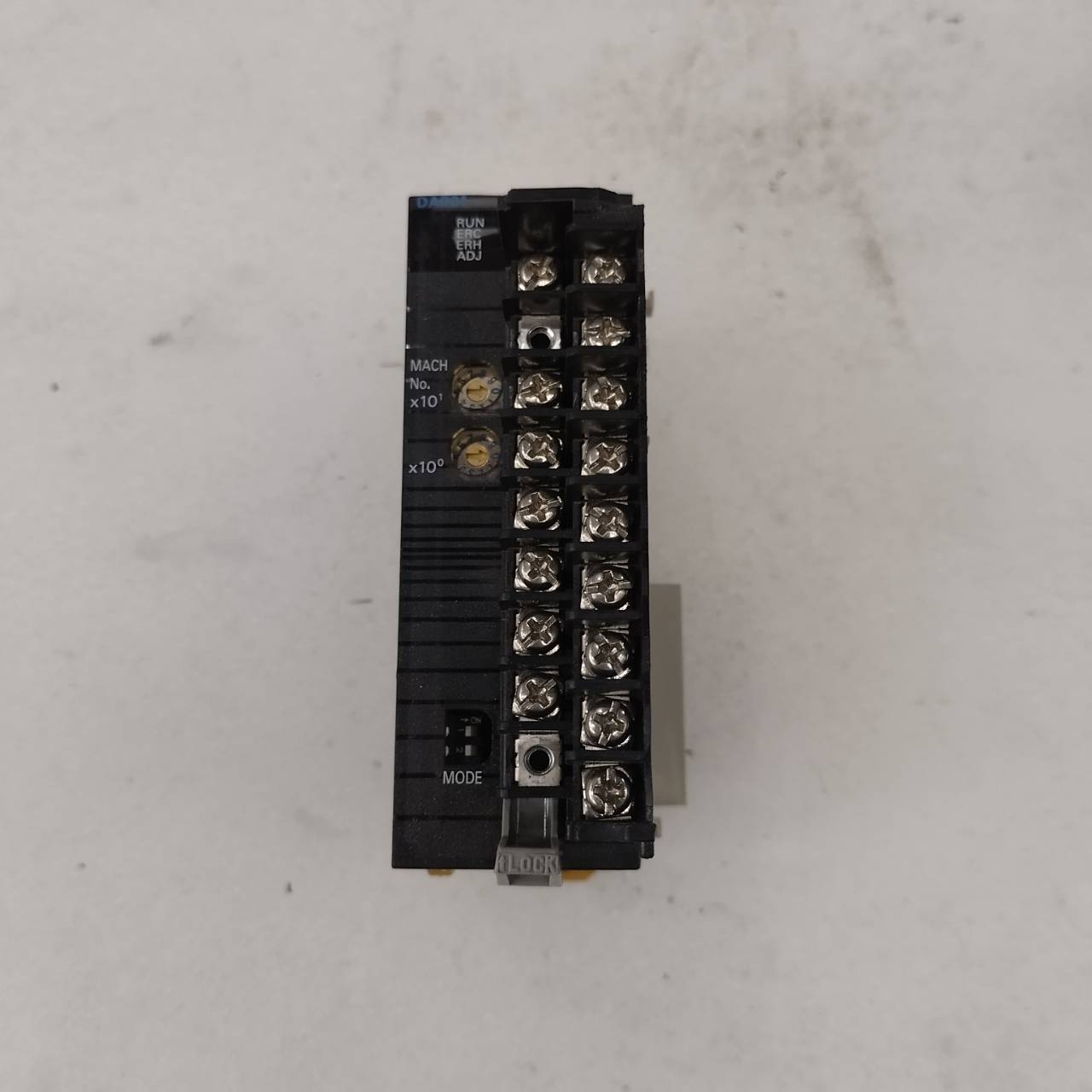 CJ1W-DA021 PLC "OMRON"