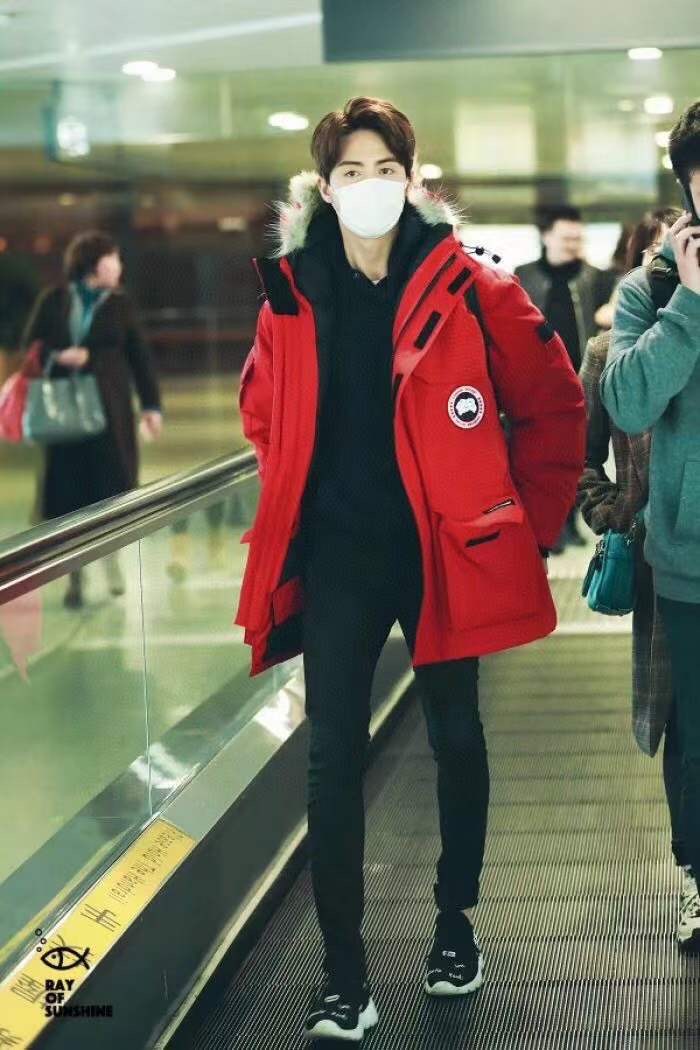 **Do** เสื้อ Canada Goose ใส่ได้ชาย หญิง สำหรับหนาวหรือหิมะตก ฮู้ดขนเฟอร์ มี 6 สีให้เลือก สินค้าใหม่ ของแท้
