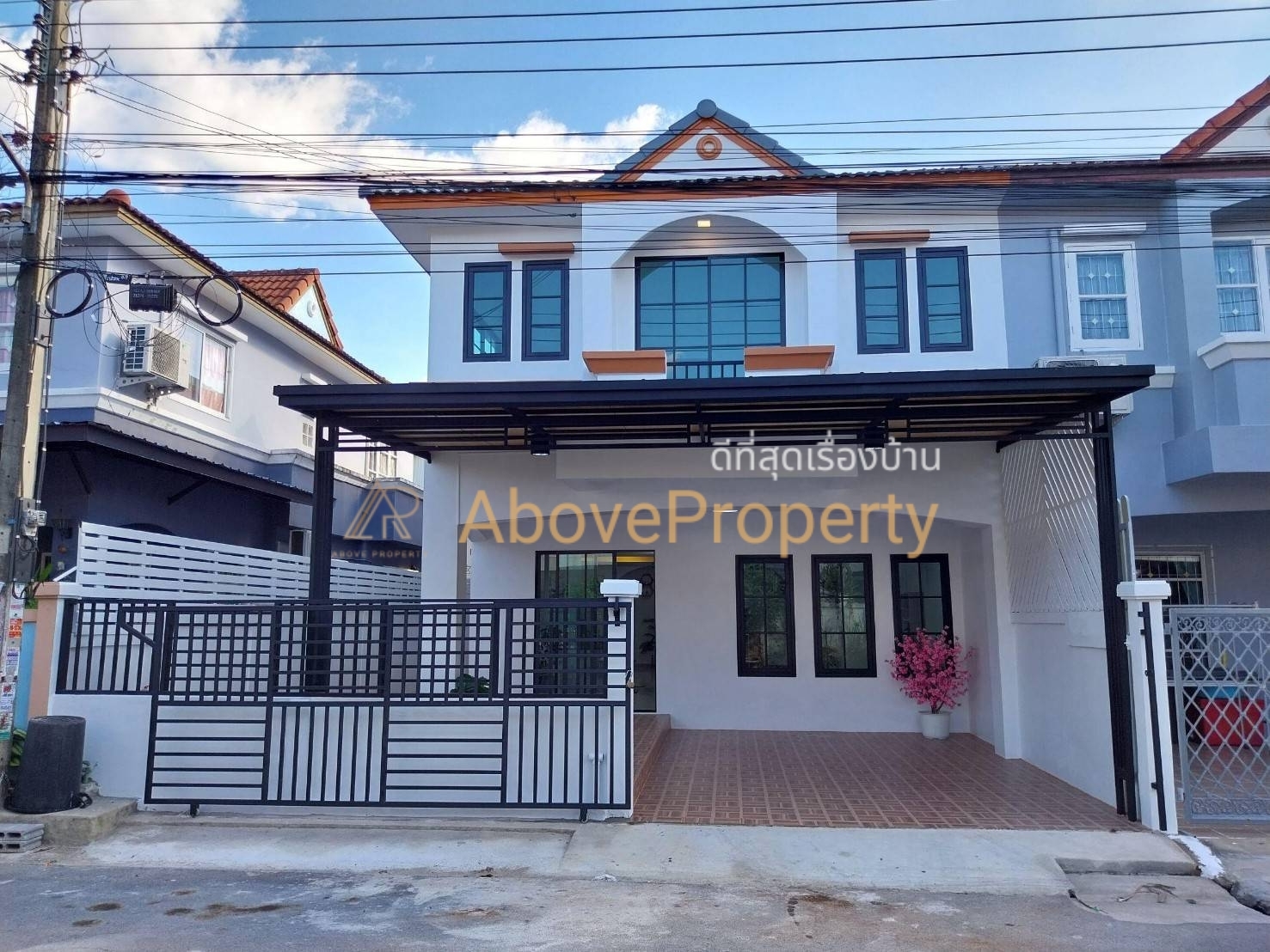 ทาวน์เฮาส์(มุม)สวยๆ ซอยพระยาสุเรนทร์ 45