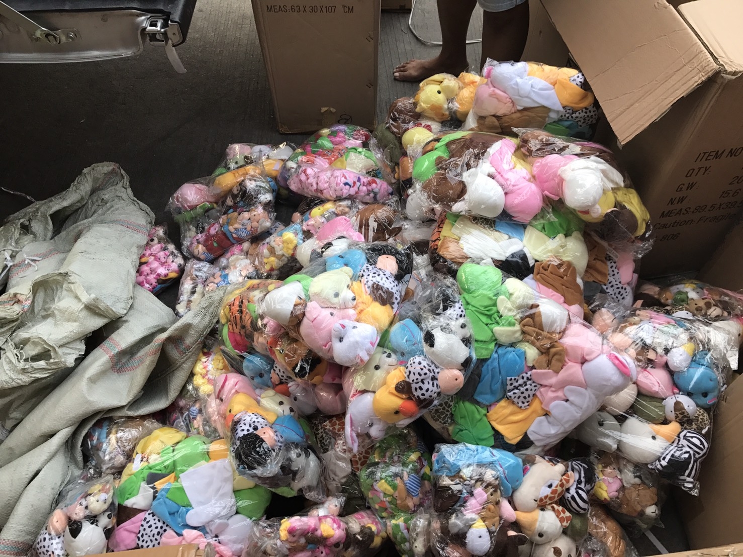 CDH15 ของเล่นเด็กหุ่นนิ้วมือหมู 5 ตัว