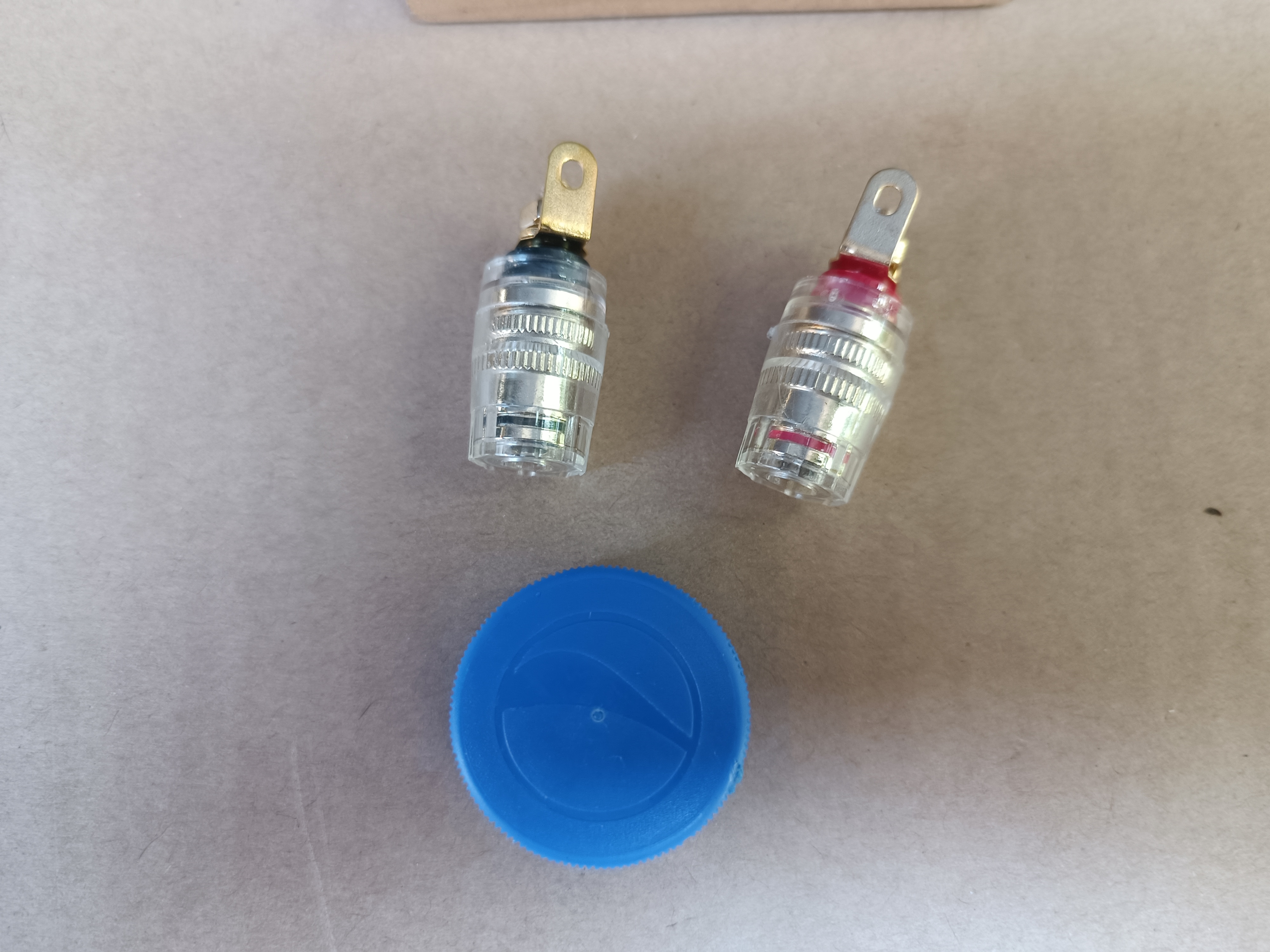 ขั้วต่อสายลำโพง ไบดิ่งโพส ต่อสายแบต หัวต่อบานานาปลั๊ก Banana Plug หัวต่อเครื่องเสียง ขนาด M4*33 แกนกลางเป็นทองแดง ราคาต่อ 1คู่